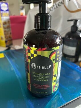 Mielle Rosemary Mint Strengthening Leave-In Conditioner - Green & Black Bottle